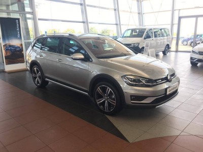 Golf alltrack.jpg