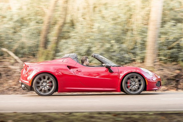 Alfa Romeo 4C Spider.jpg