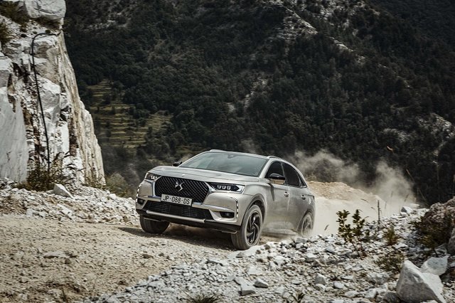 DS 7 Crossback E-Tense 4x4.jpg