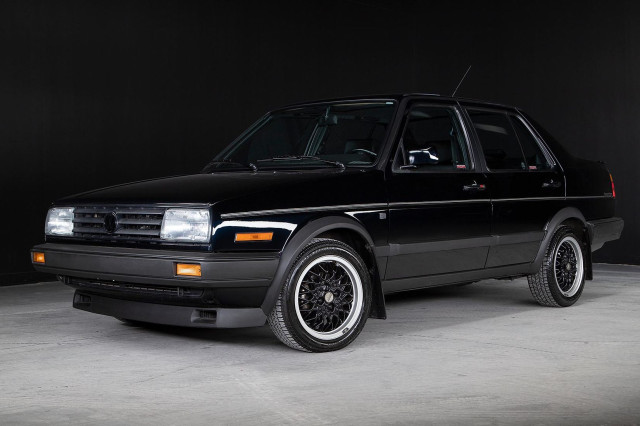 1989_volkswagen_jetta_gli_16v_158455666171ac0591b7e0fec2-e1584633956880.jpg