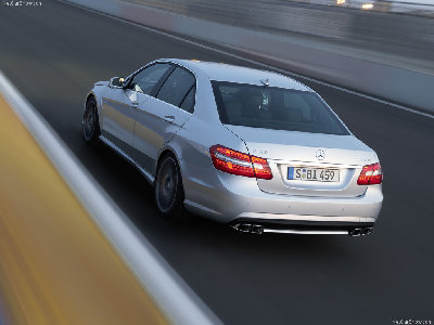 Mercedes-Benz-E63_AMG_2010_1024x768_wallpaper_09.jpg