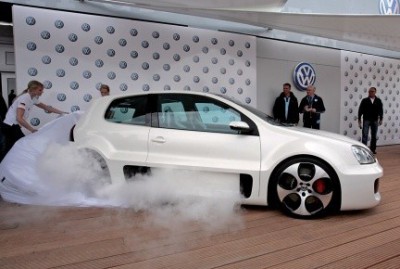 normal_Volkswagen_Golf_GTI_W12_Concept-12.jpg