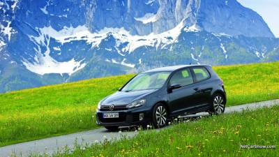 Volkswagen Golf GTD 2010.jpg