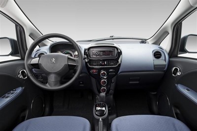 Peugeot iOn2.jpg