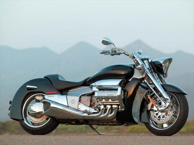 122_0309_06z+2004_honda_valkyrie+side_view.jpg
