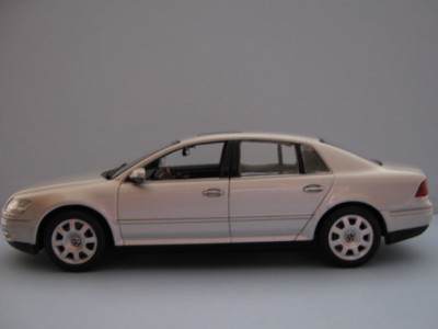 Volkswagen Phaeton 002.JPG