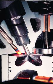 0904dp_03_z+diesel_engines+direct_injection.jpg