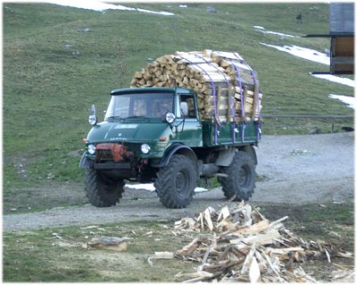 Unimog-FireWood.jpg