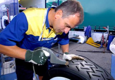 125_tyre_cutting.jpg