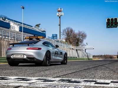 Mercedes-Benz-AMG_GT_S_F1_Safety_Car_2015_800x600_wallpaper_08.jpg