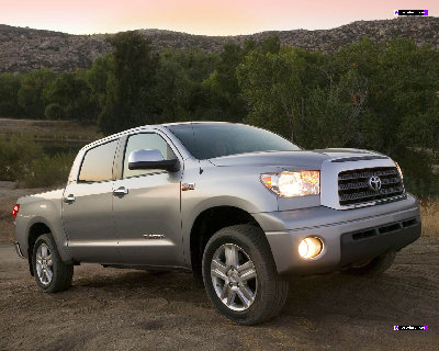 07_Toyota_Tundra_CrewMax_3.jpg