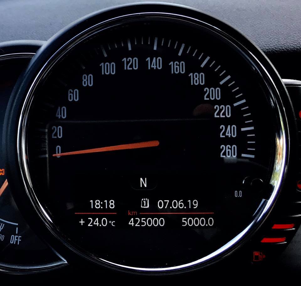 MINI Cooper.jpg