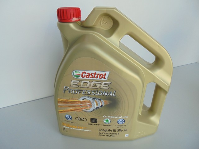 5w30_Castrol_professional_oil.jpg