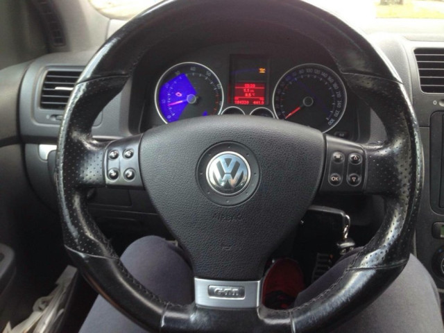 multifunkcionalni-gti-volan-golf-v-5-tvornicko-stanje-slika-63686497 (2).jpg