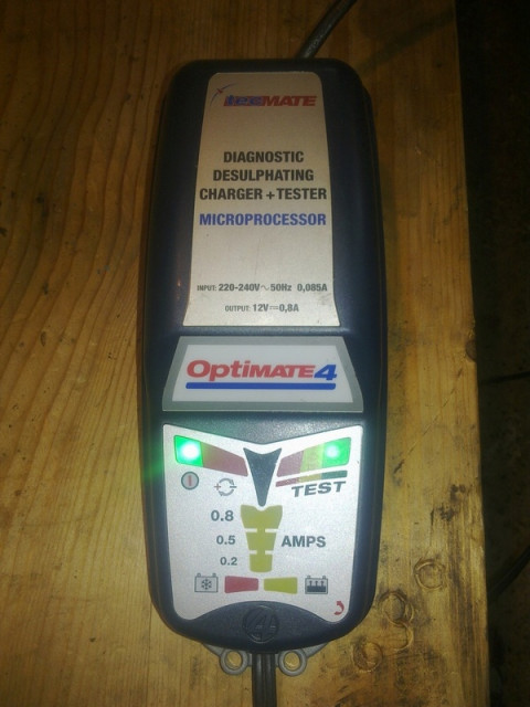 Зарядно 1.jpg