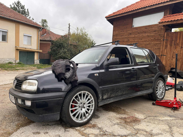 голфа с озките.jpg