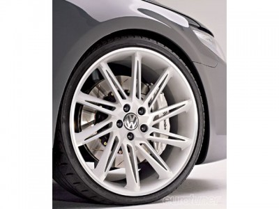 eurp_0902_09_z+VW_Performance_CC+wheel.jpg